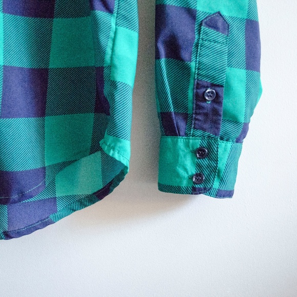 Forever 21 Plaid Button-Up S - Picture 2 of 2